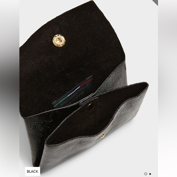 Simons Accessories - Black Textured Wristlet with Minimalist Design